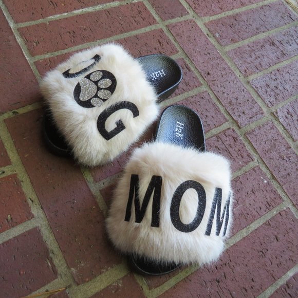 DOG MOM furry slippers - Picture 4 of 8